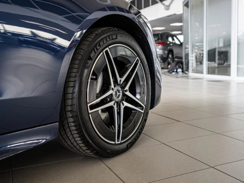 Mercedes-Benz C 300 e/ AMG/ PLUG-IN/ NIGHT/ LED/ KEYLESS/ , снимка 3 - Автомобили и джипове - 50866273