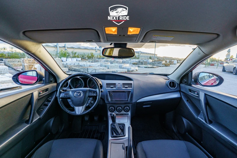 Mazda 3 1.6 HDI, Регистрирана, ТОП състояние, снимка 13 - Автомобили и джипове - 52052971