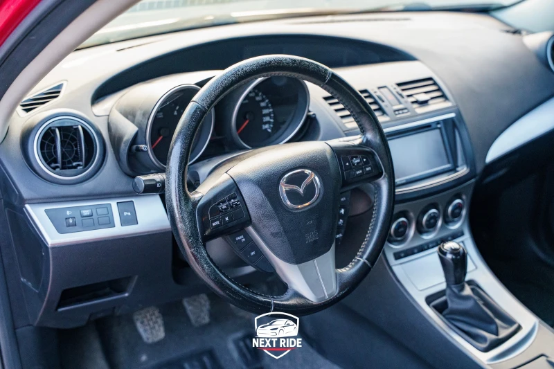 Mazda 3 1.6 HDI, Регистрирана, ТОП състояние, снимка 8 - Автомобили и джипове - 52052971