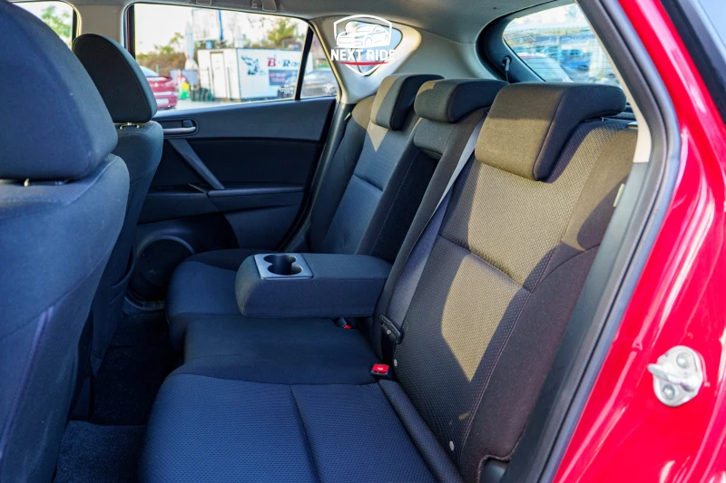 Mazda 3 1.6 HDI, Регистрирана, ТОП състояние, снимка 10 - Автомобили и джипове - 52052971