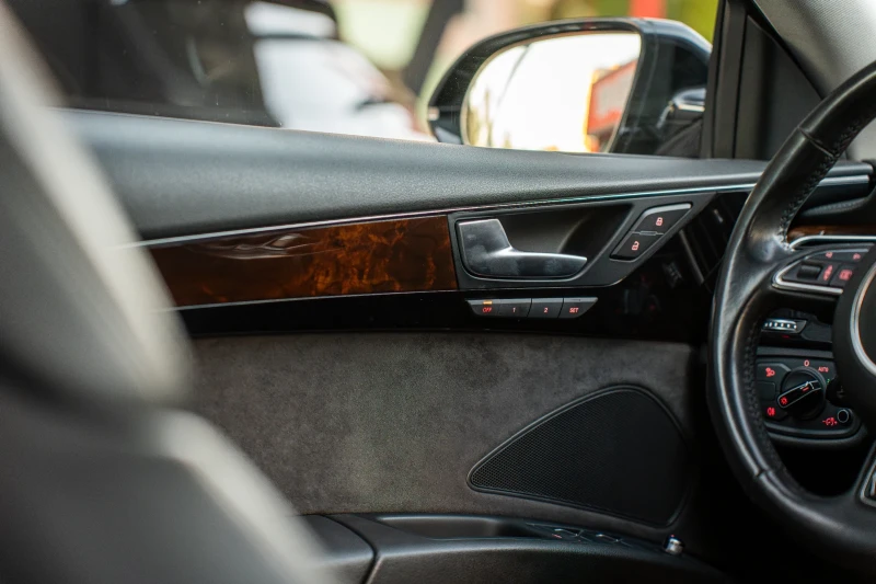 Audi A8 * 4.2TDI* MATRIX* SPORT EDITION* Quattro* , снимка 13 - Автомобили и джипове - 52235017