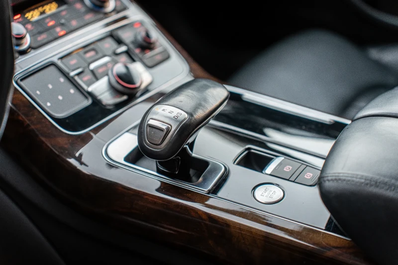 Audi A8 * 4.2TDI* MATRIX* SPORT EDITION* Quattro* , снимка 8 - Автомобили и джипове - 52235017