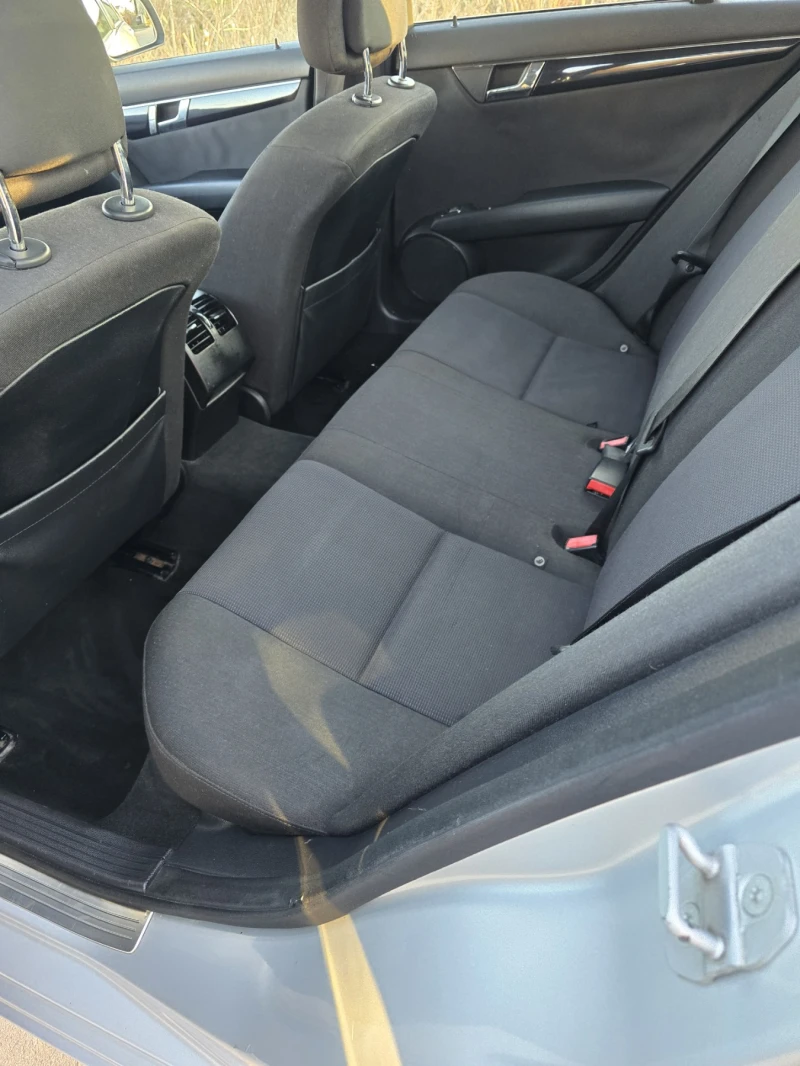 Mercedes-Benz C 200 Седан-АВТОМАТ, снимка 7 - Автомобили и джипове - 52896342