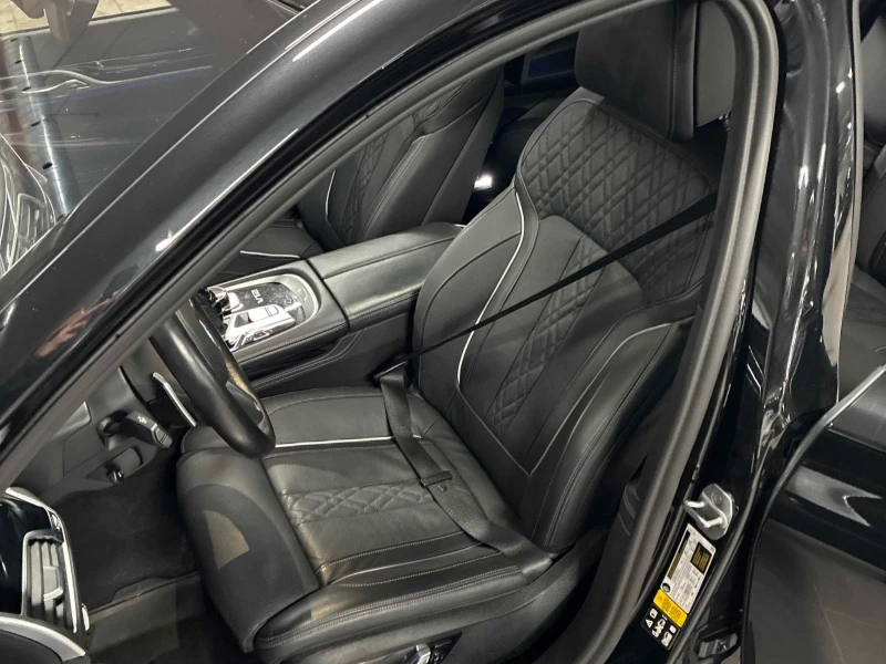 BMW 760 M760Li xDrive CARFAX АВТО КРЕДИТ , снимка 7 - Автомобили и джипове - 53246295