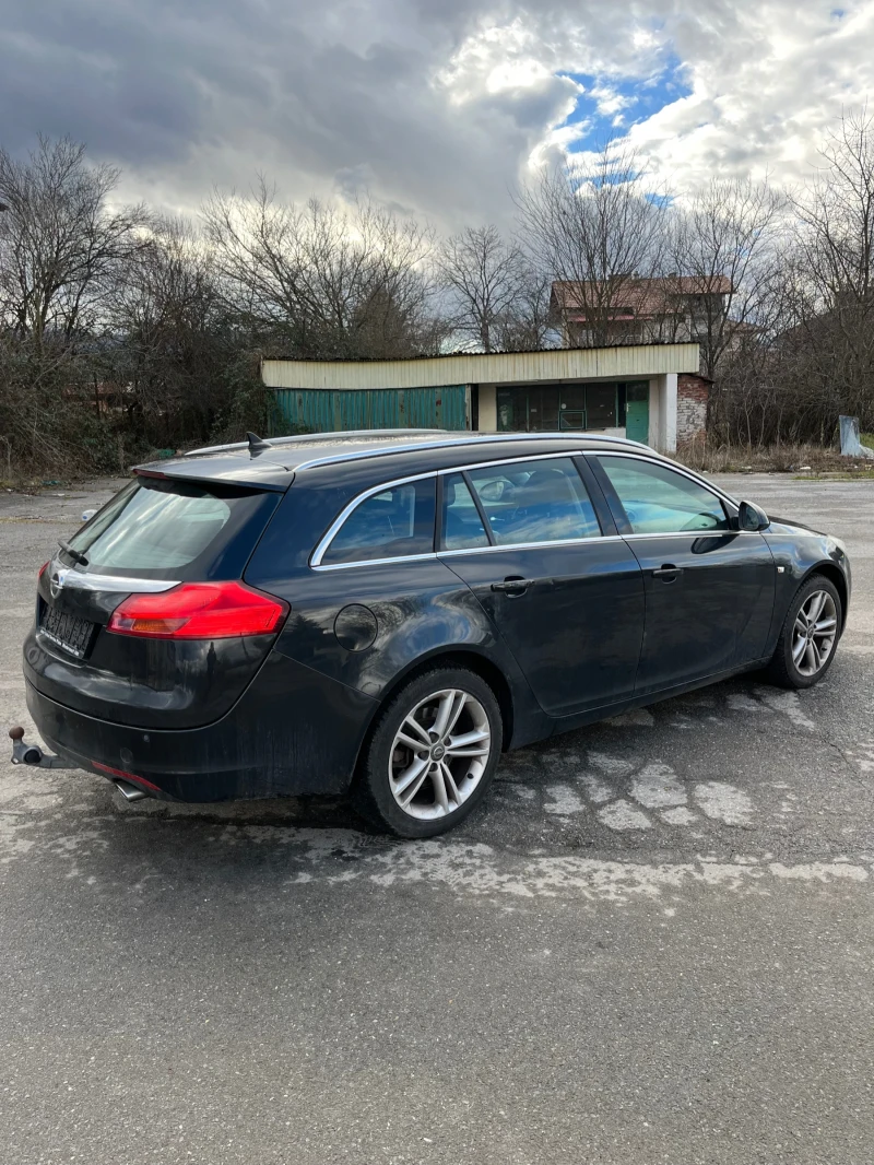 Opel Insignia 1.6T Sports Tourer , снимка 4 - Автомобили и джипове - 53400373