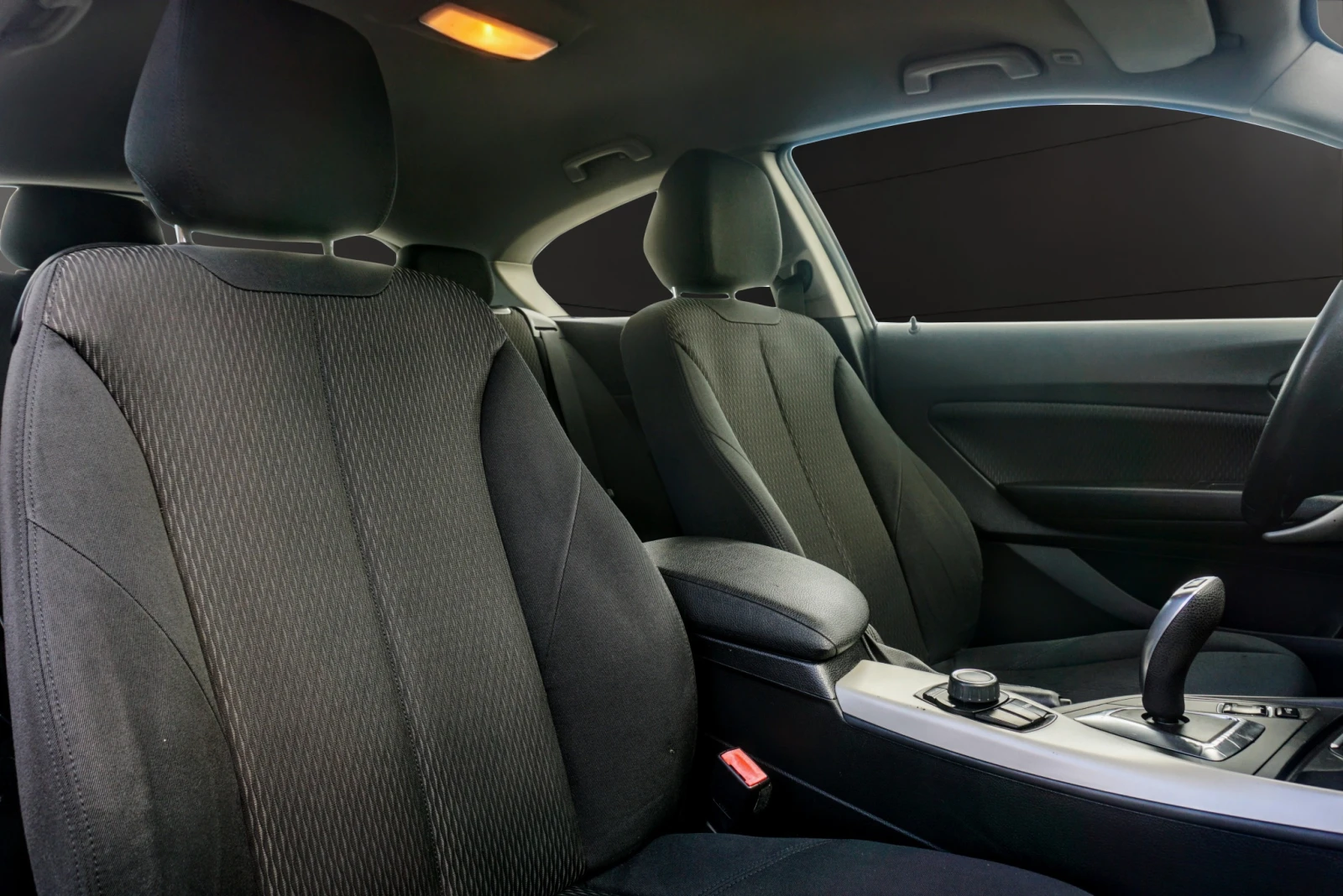 BMW 118 D Business AUTO , снимка 11 - Автомобили и джипове - 28636779