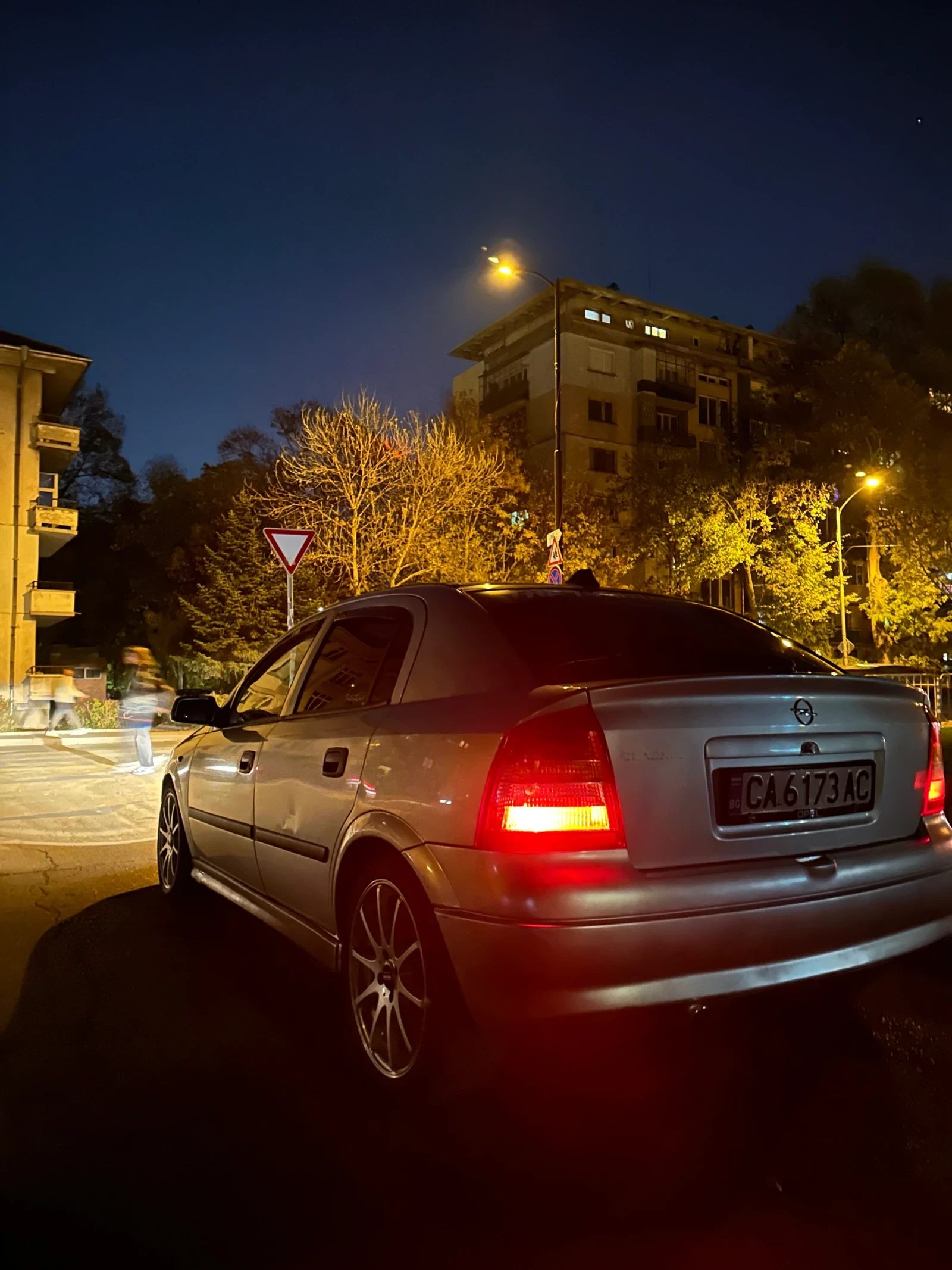 Opel Astra 1.6 - изображение 3