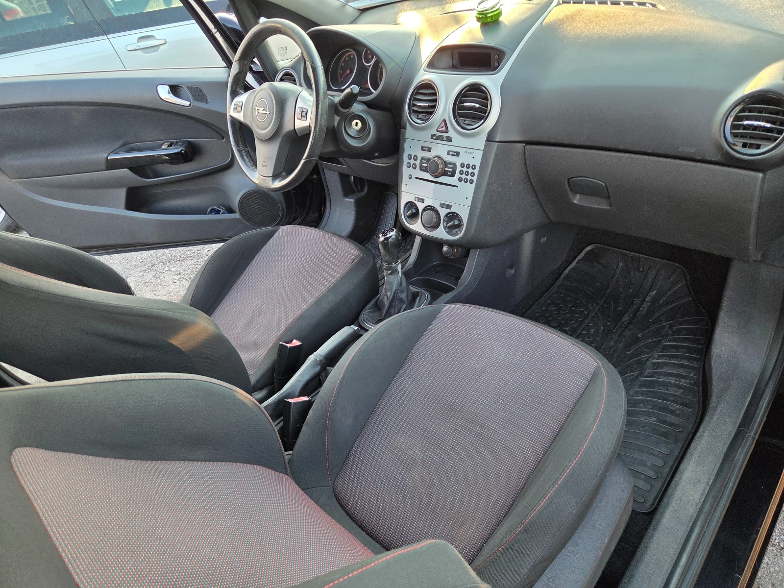 Opel Corsa 1, 4 GAZ - изображение 8