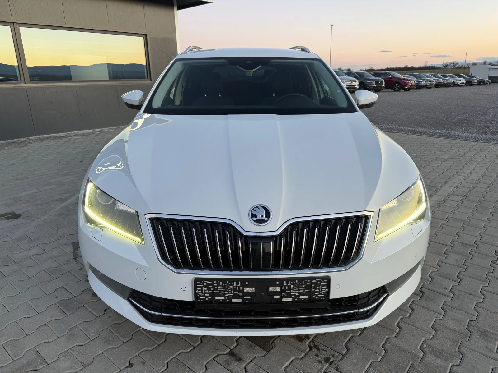 Skoda Superb 2.0TDI 150 ks Собствен лизинг !!!7170 лв - изображение 3