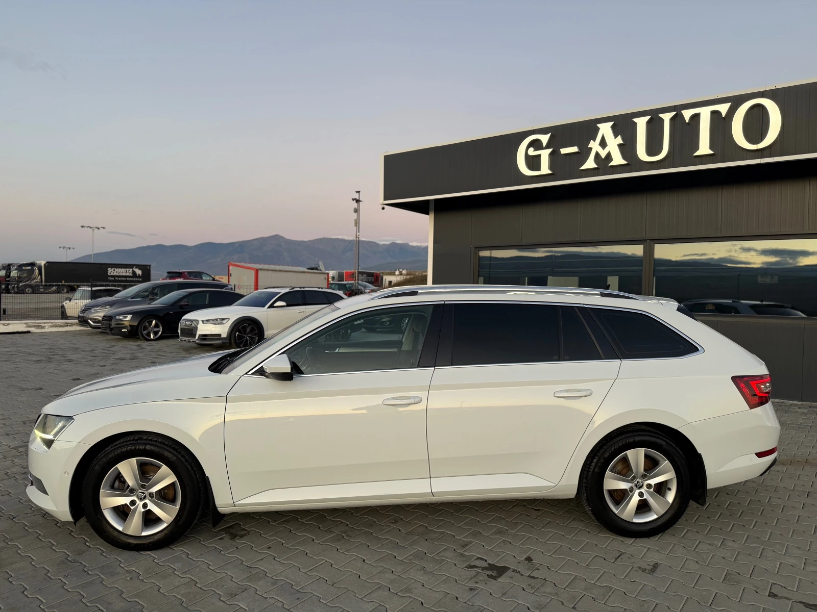 Skoda Superb 2.0TDI 150 ks Собствен лизинг !!!7170 лв - изображение 9