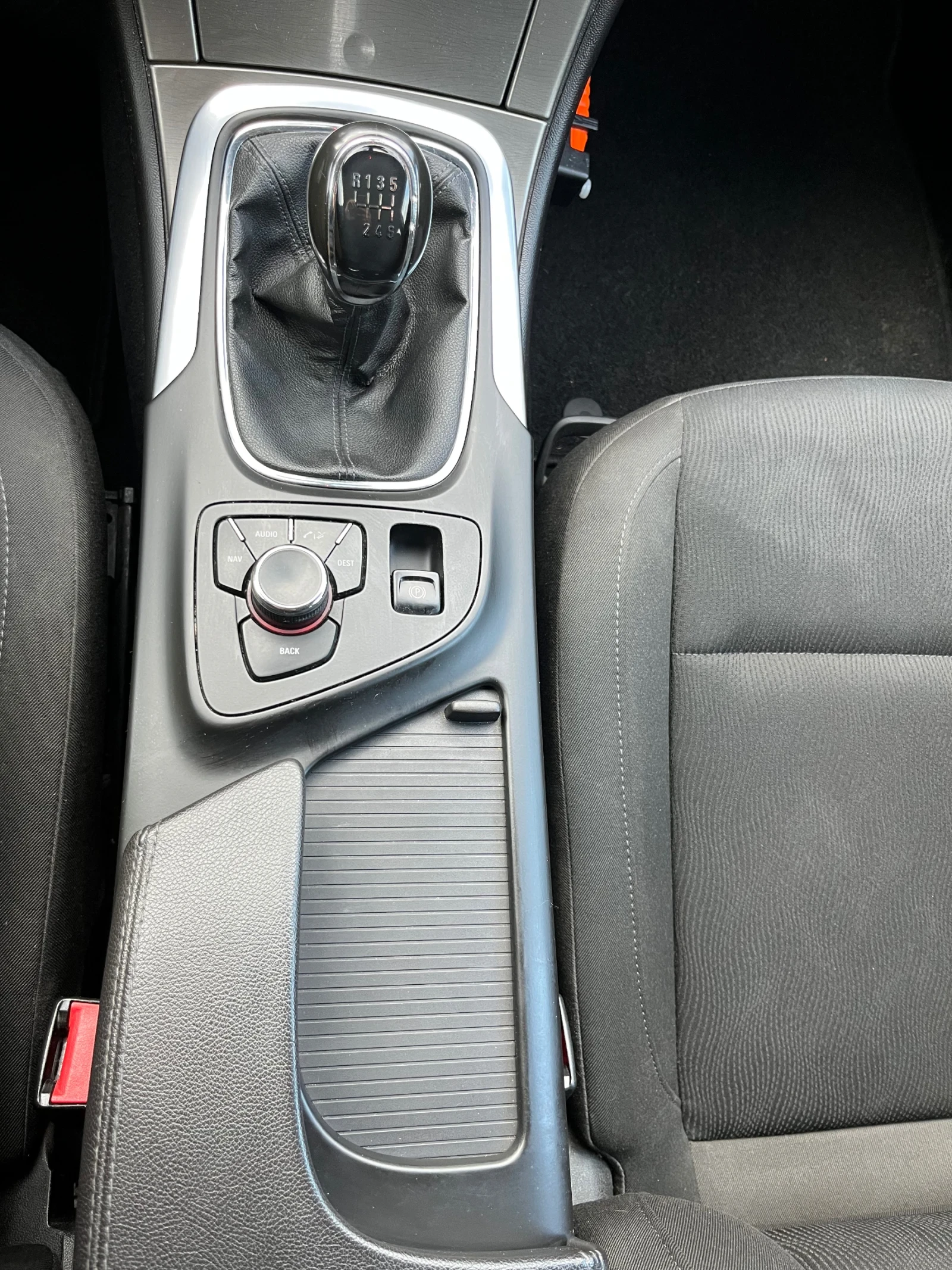 Opel Insignia 1.6T Sports Tourer  | Mobile.bg � ����������� 11