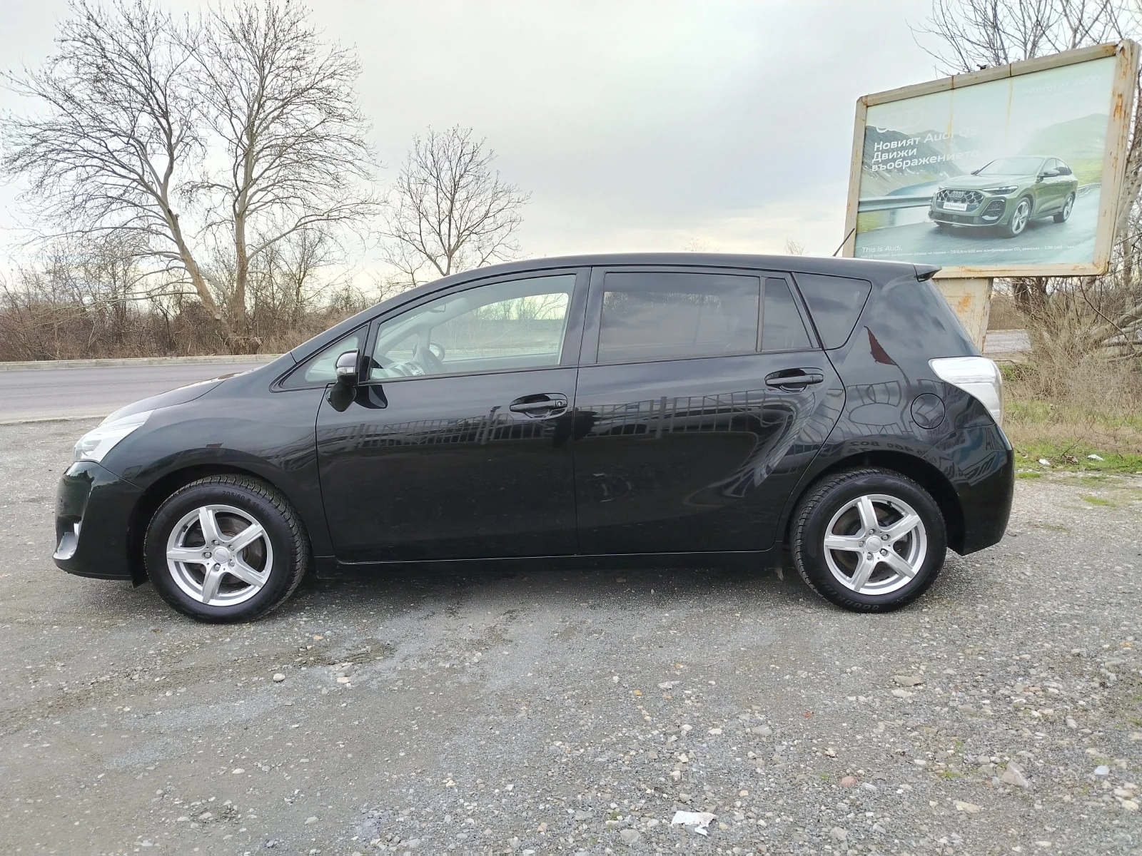 Toyota Verso 1.8i - 147 к.с / FACELIFT / 6+ 1 МЕСТА / НАВИГАЦИЯ - изображение 8