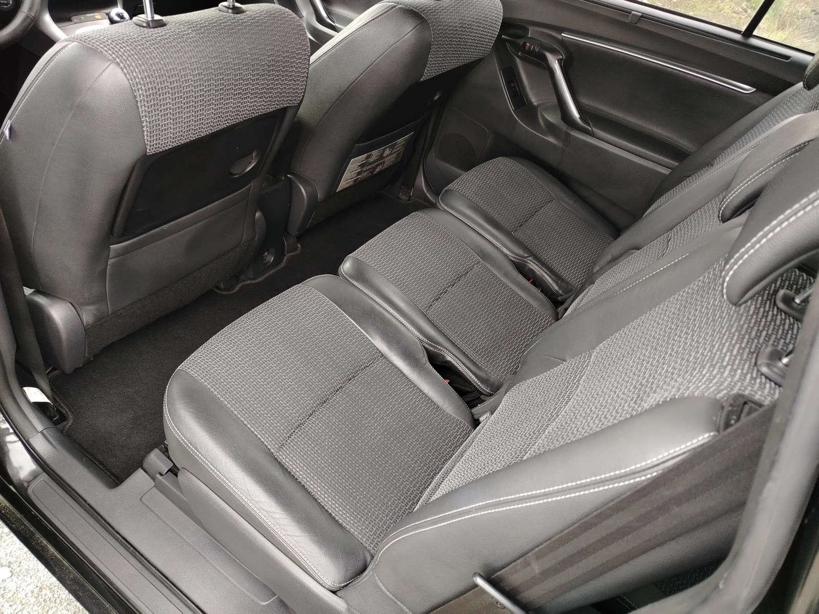 Toyota Verso 1.8i - 147 �.� / FACELIFT / 6+ 1 ����� / ��������� | Mobile.bg � ����������� 13