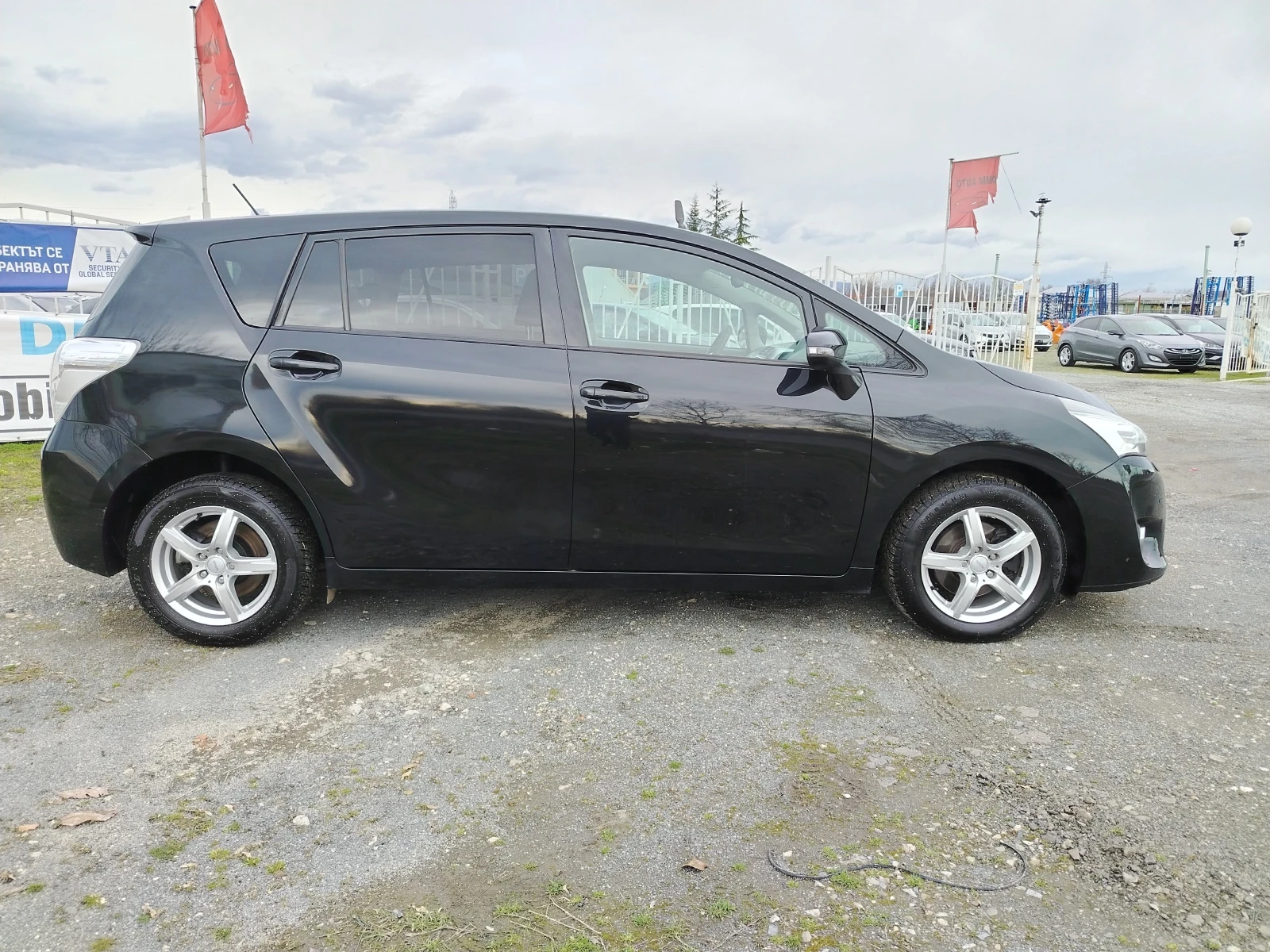 Toyota Verso 1.8i - 147 к.с / FACELIFT / 6+ 1 МЕСТА / НАВИГАЦИЯ - изображение 4