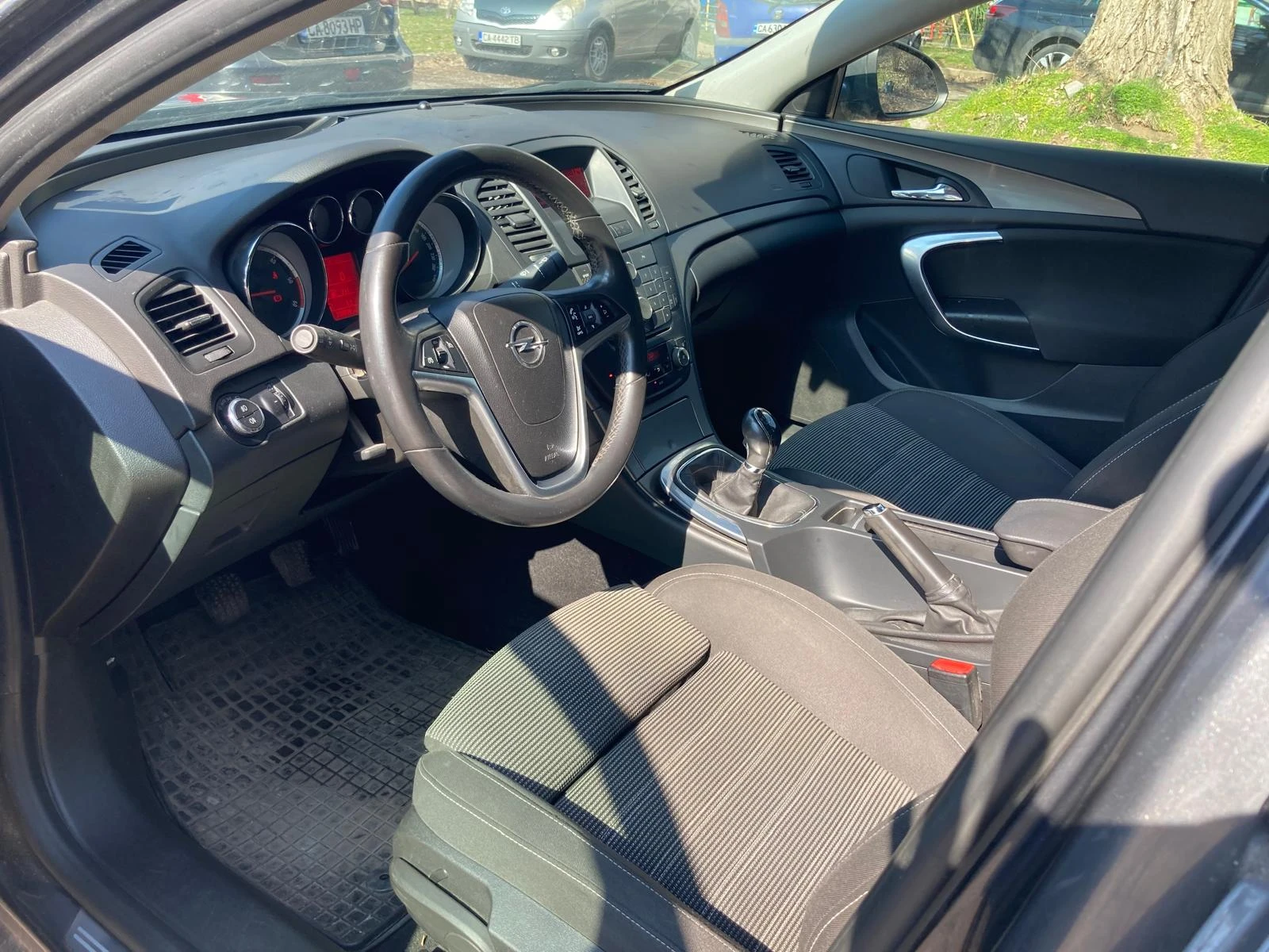 Opel Insignia, снимка 16 - Автомобили и джипове - 53723722