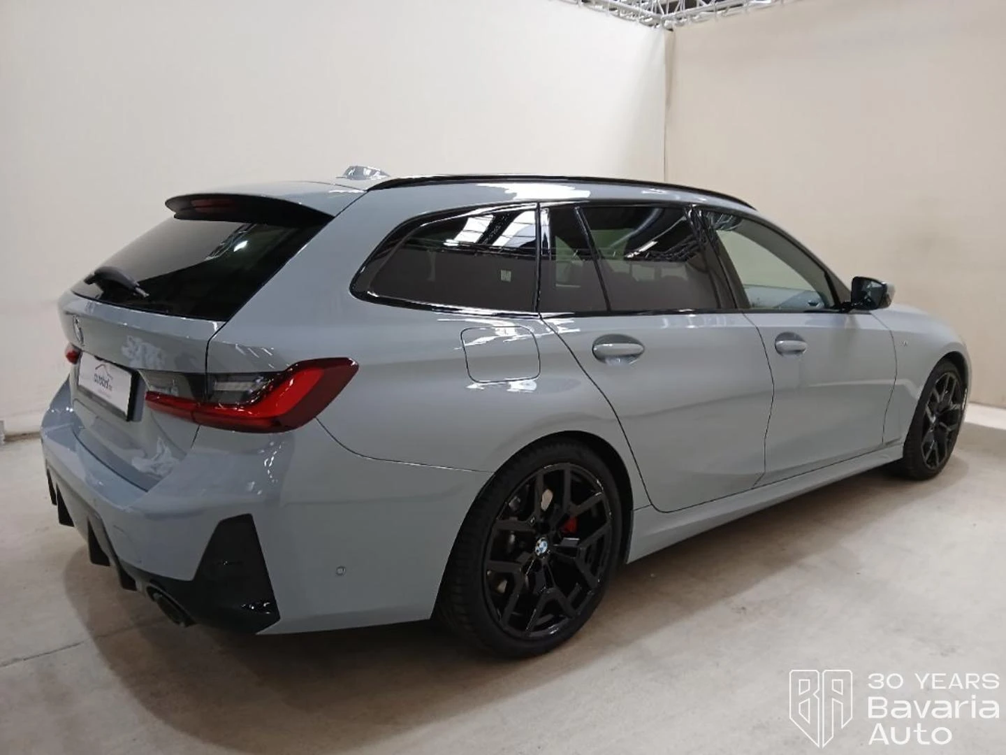 BMW 320 d Touring xDrive M Sport Paket, снимка 4 - Автомобили и джипове - 54744936