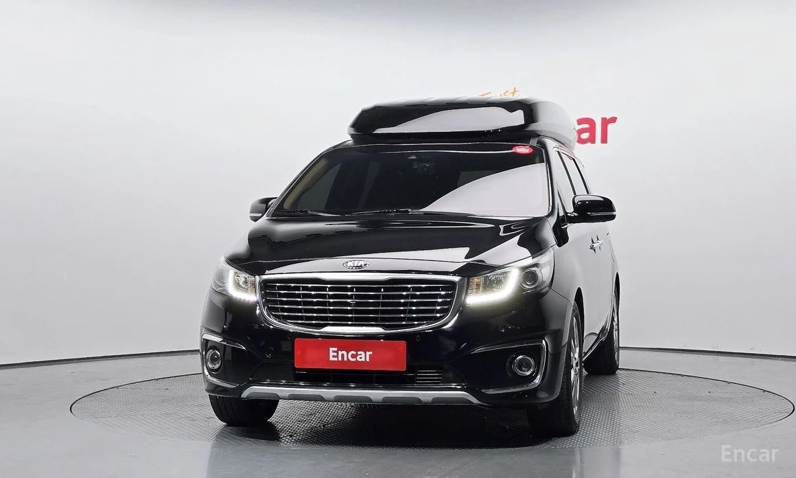 Kia Carnival, снимка 3 - Автомобили и джипове - 54763334