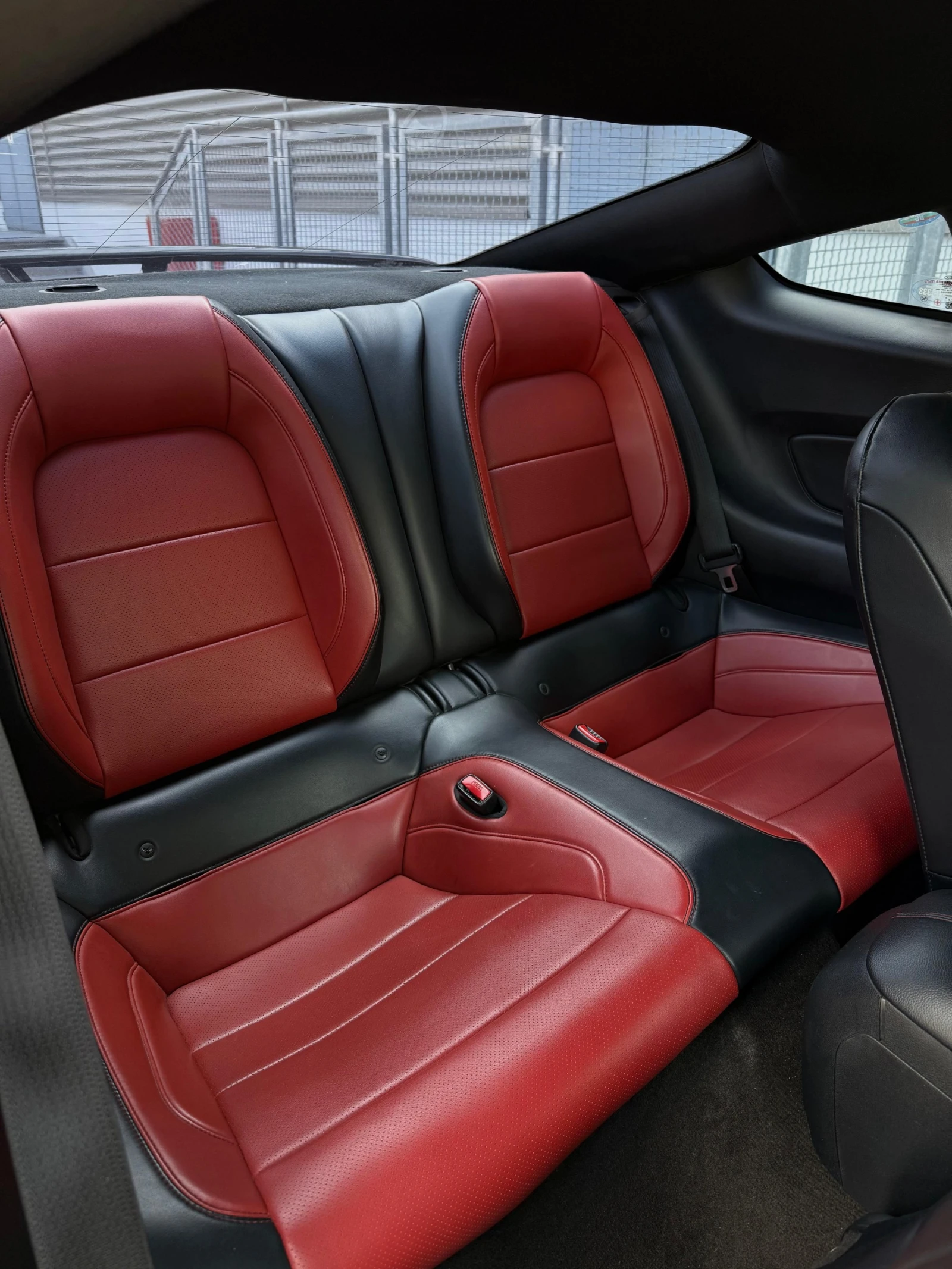 Ford Mustang Premium + Performance Pack, снимка 13 - Автомобили и джипове - 54768747