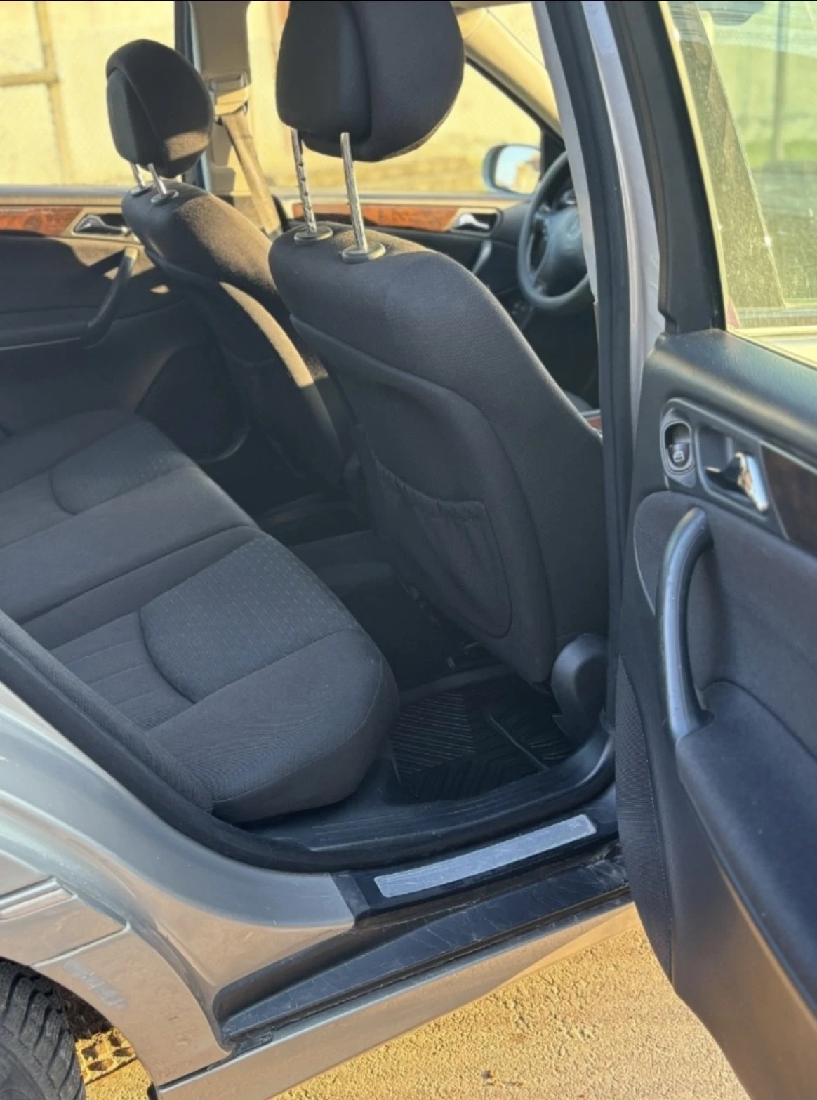 Mercedes-Benz C 220, снимка 7 - Автомобили и джипове - 54906093