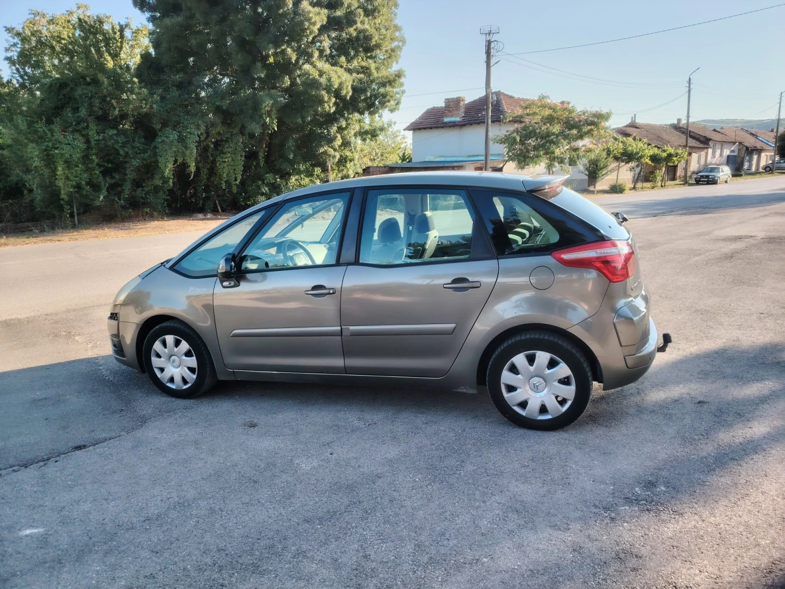 Citroen C4 Picasso, снимка 3 - Автомобили и джипове - 55605745