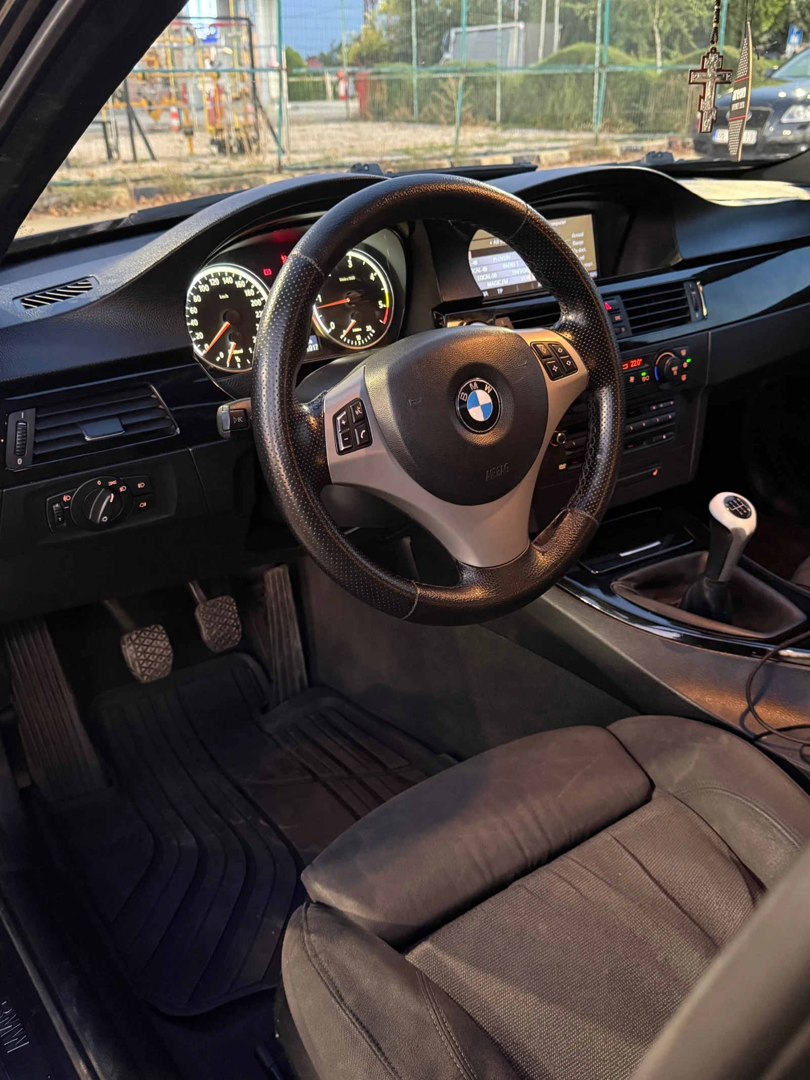 BMW 320, снимка 8 - Автомобили и джипове - 55683479