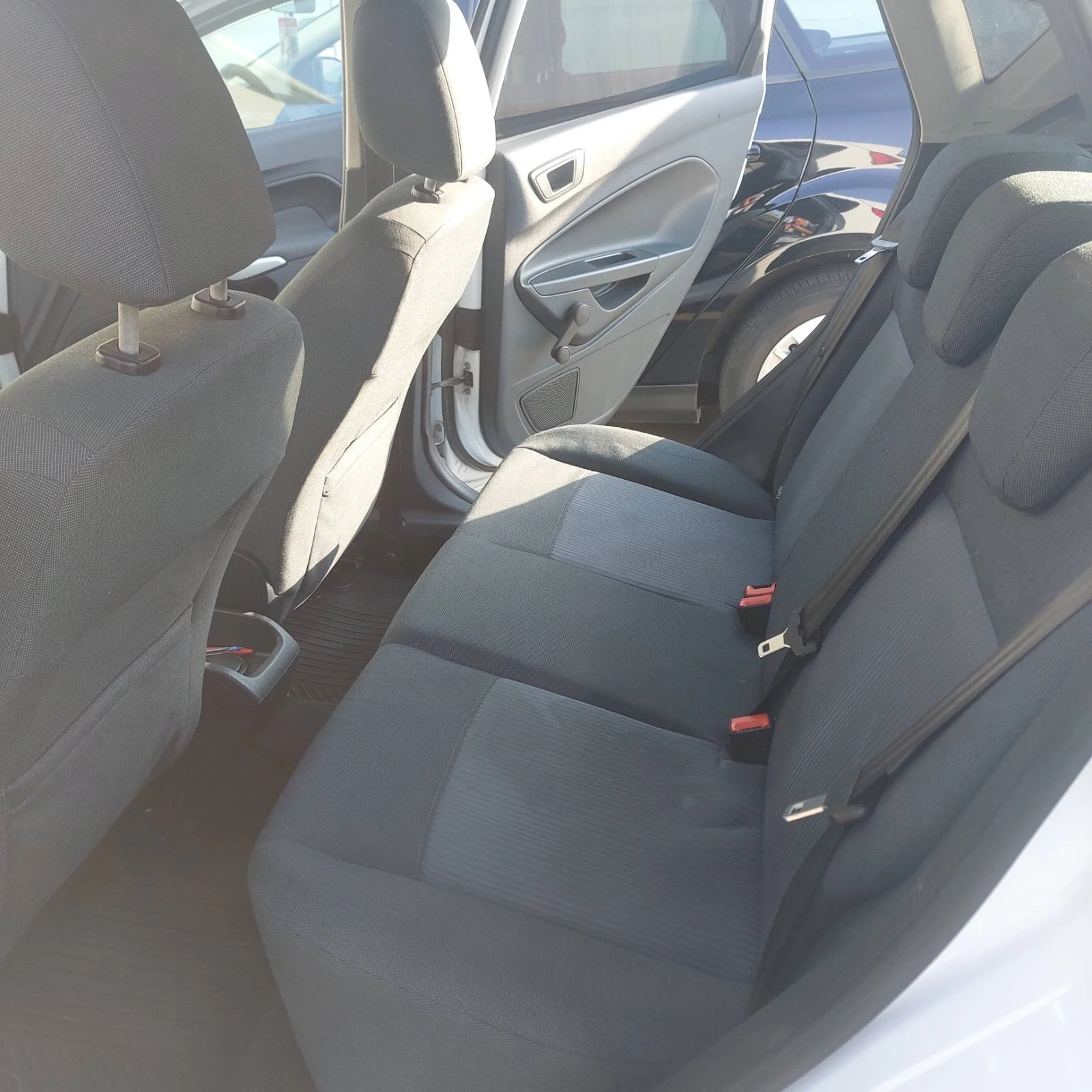 Ford Fiesta 1.2, снимка 8 - Автомобили и джипове - 55783776