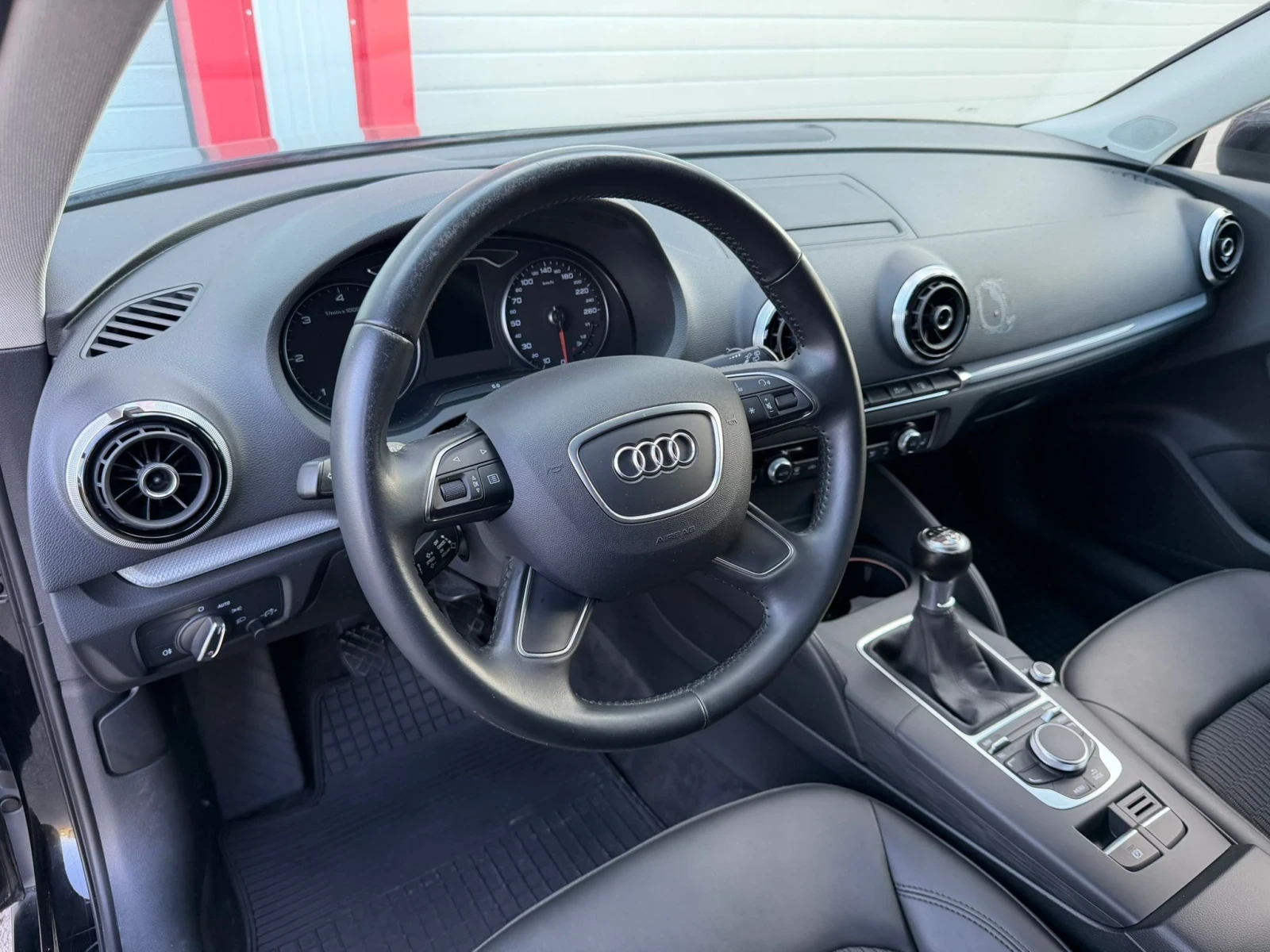 Audi A3 1.6TDI SPORTBACK NAVI KLIMATRONIK EVRO 6B ЛИЗИНГ!!, снимка 10 - Автомобили и джипове - 55848784