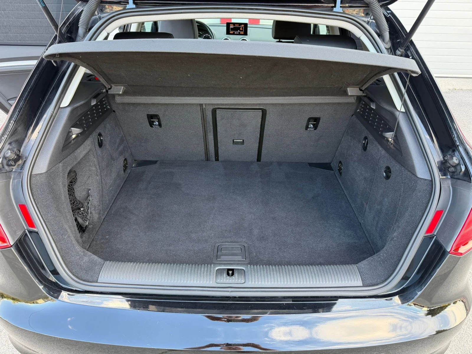 Audi A3 1.6TDI SPORTBACK NAVI KLIMATRONIK EVRO 6B ЛИЗИНГ!!, снимка 9 - Автомобили и джипове - 55848784