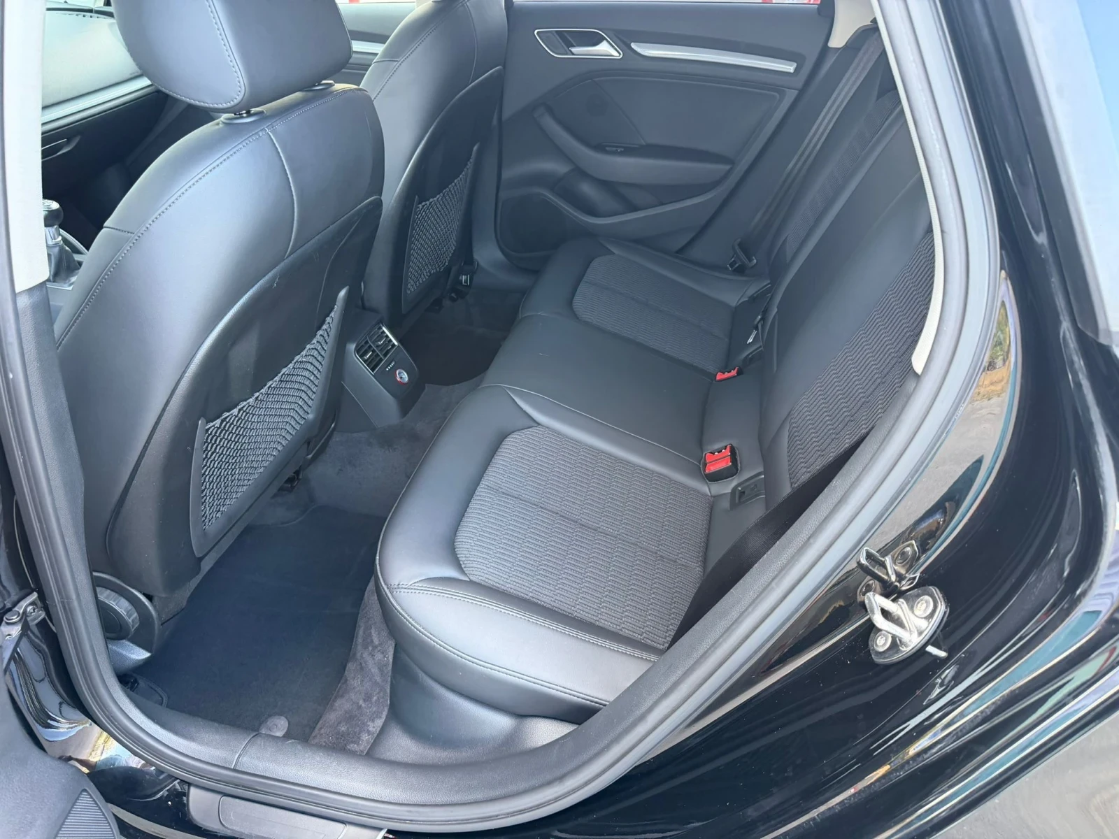 Audi A3 1.6TDI SPORTBACK NAVI KLIMATRONIK EVRO 6B ЛИЗИНГ!!, снимка 13 - Автомобили и джипове - 55848784
