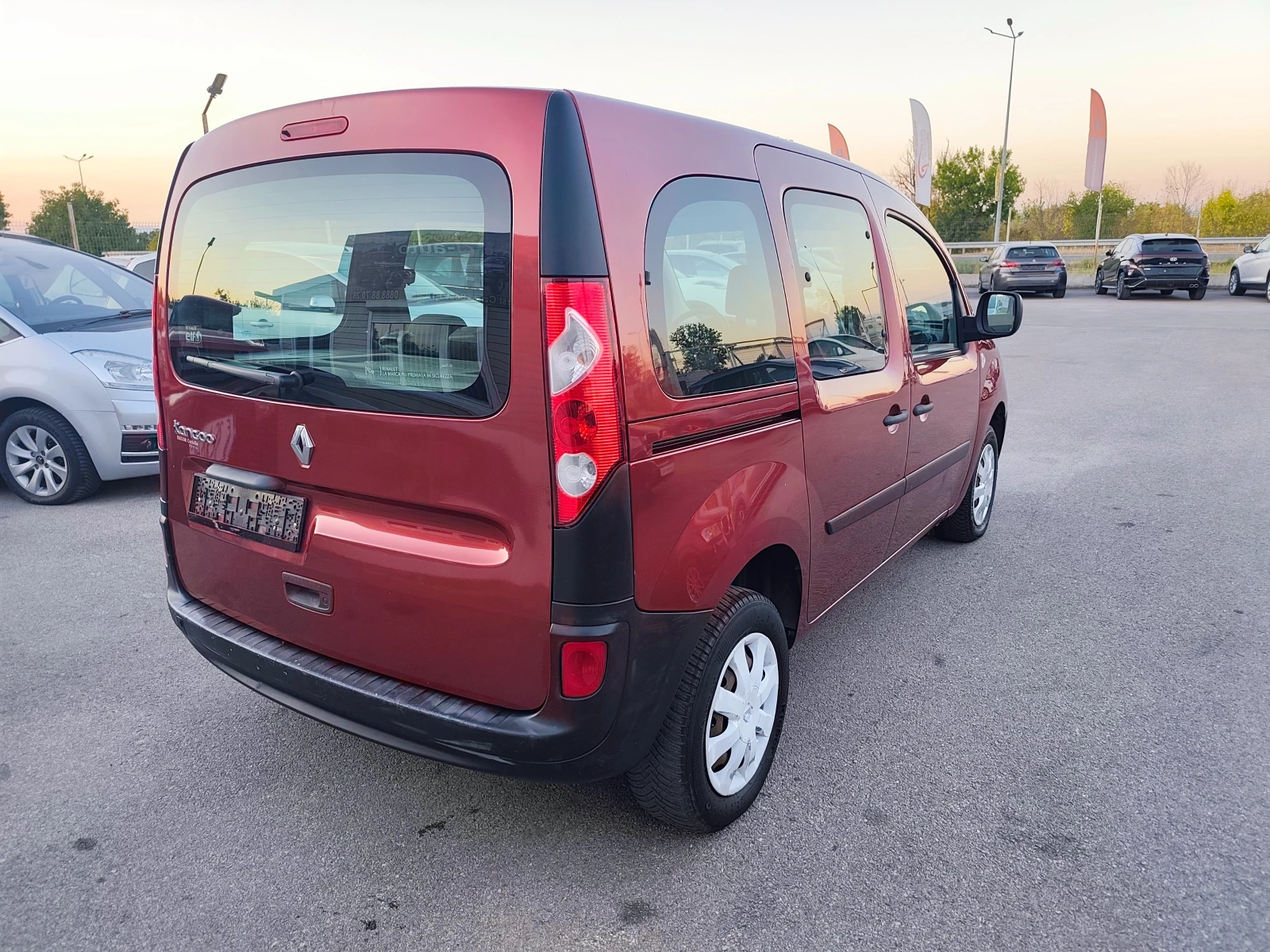 Renault Kangoo 1.5DCI КЛИМАТИК, снимка 3 - Автомобили и джипове - 56014671