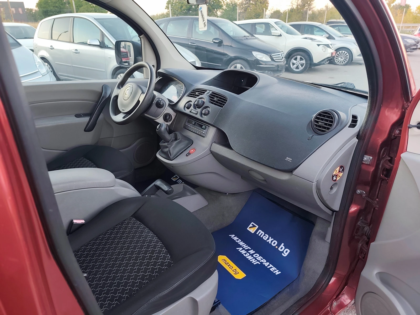 Renault Kangoo 1.5DCI КЛИМАТИК, снимка 11 - Автомобили и джипове - 56014671