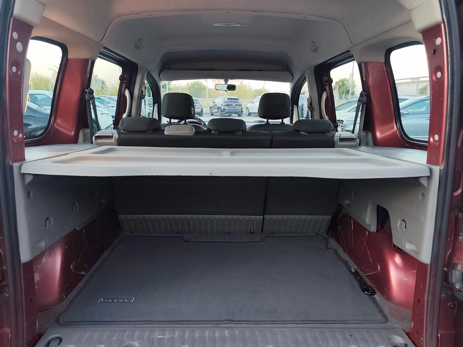 Renault Kangoo 1.5DCI КЛИМАТИК, снимка 16 - Автомобили и джипове - 56014671