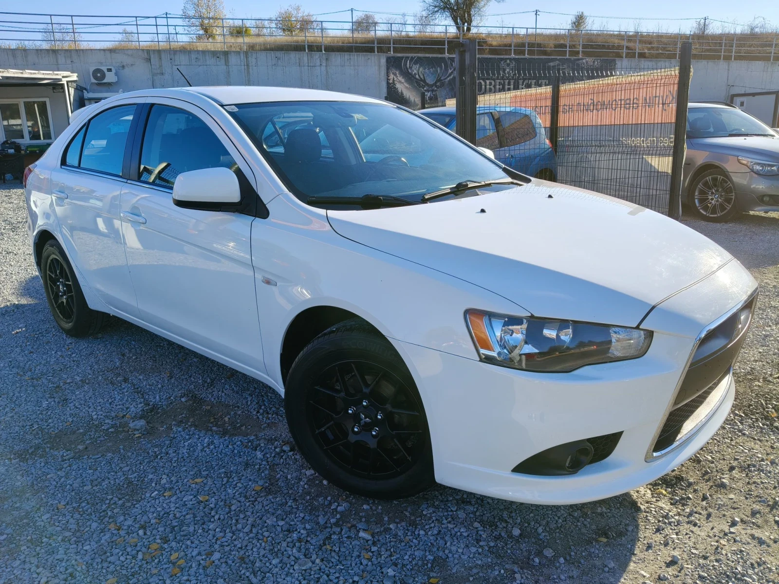 Mitsubishi Lancer 1.5i, снимка 2 - Автомобили и джипове - 56585169