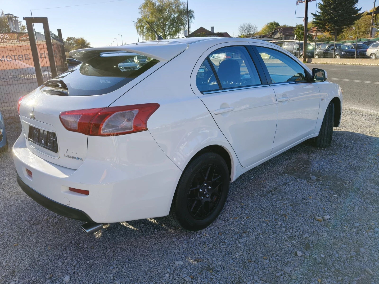 Mitsubishi Lancer 1.5i, снимка 5 - Автомобили и джипове - 56585169