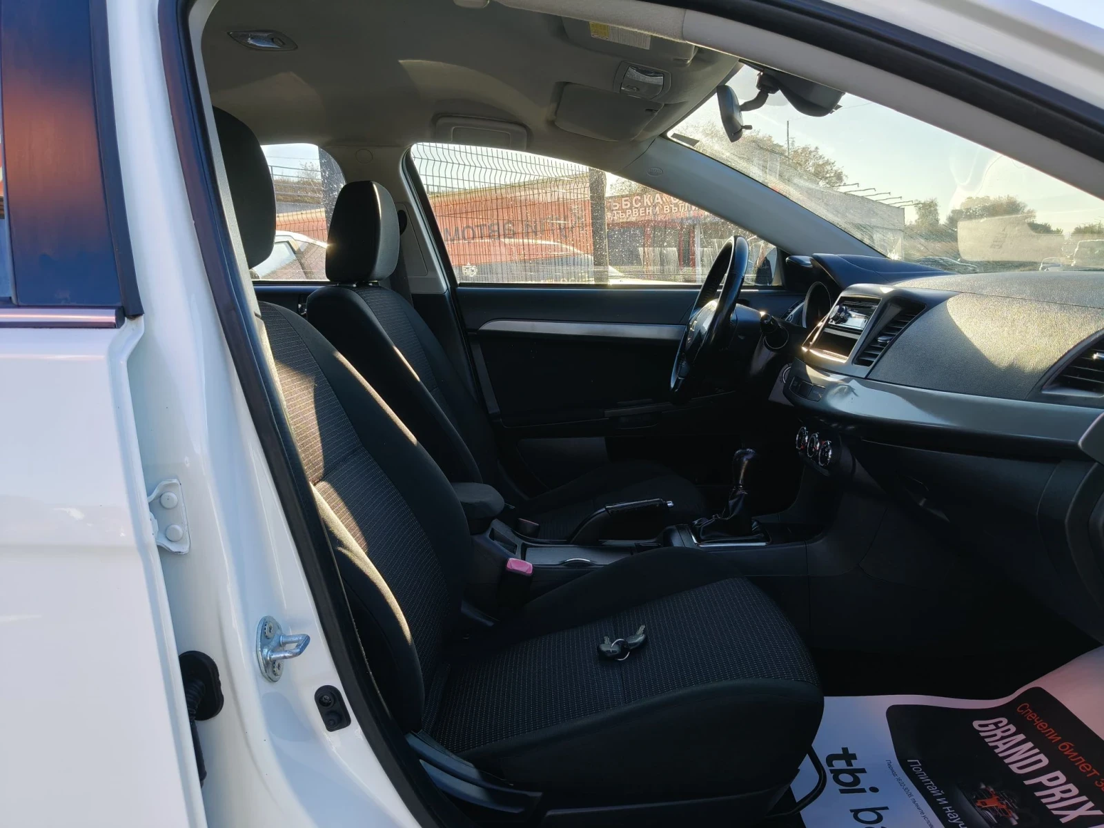 Mitsubishi Lancer 1.5i, снимка 14 - Автомобили и джипове - 56585169