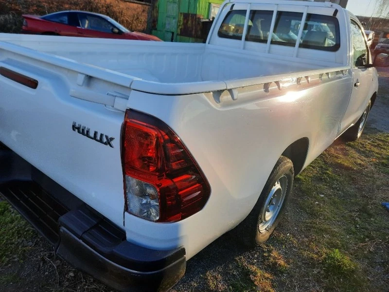 Toyota Hilux 2.5 TDI  PIKAP, снимка 8 - Автомобили и джипове - 48050304