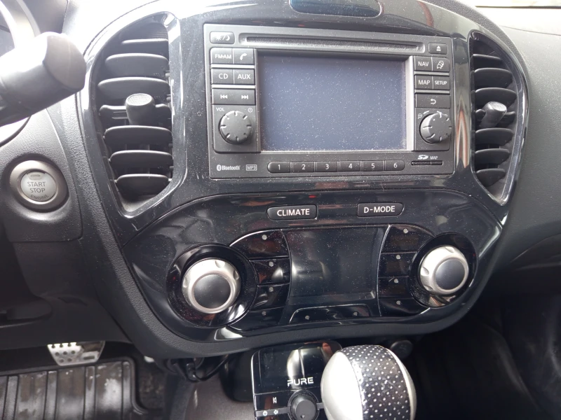 Nissan Juke 1.6 i 4 × 4 Tekna, снимка 12 - Автомобили и джипове - 51936741