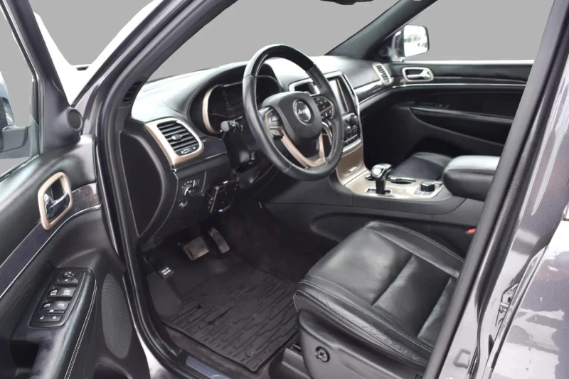 Jeep Grand cherokee * OVERLAND* DISTRONIC* Обдух* PANO* , снимка 8 - Автомобили и джипове - 53592326