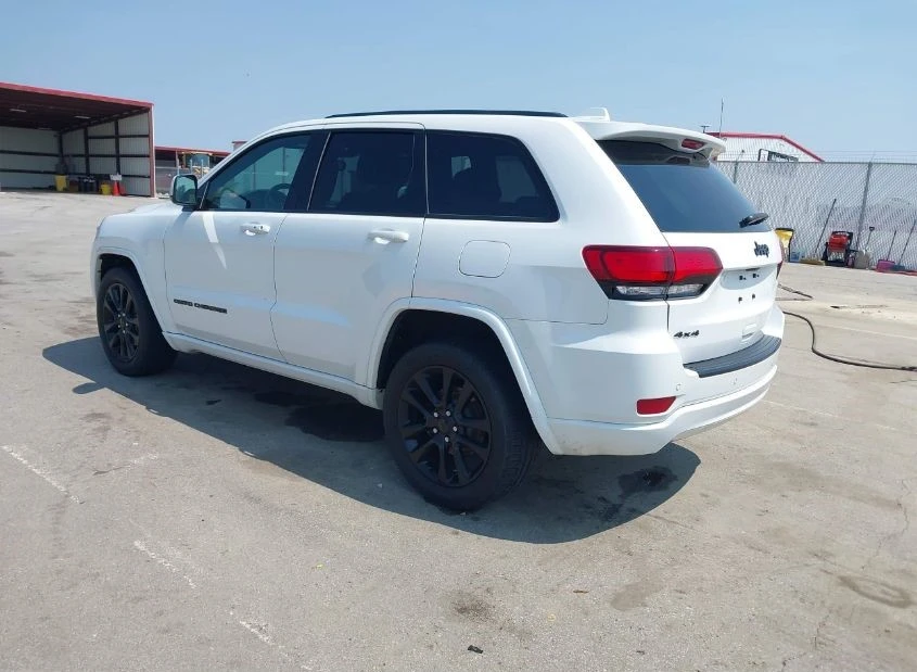 Jeep Grand cherokee ALTITUDE 4X4/АВТОКРЕДИТ/КОЖА-АЛКАНТАРА - изображение 4