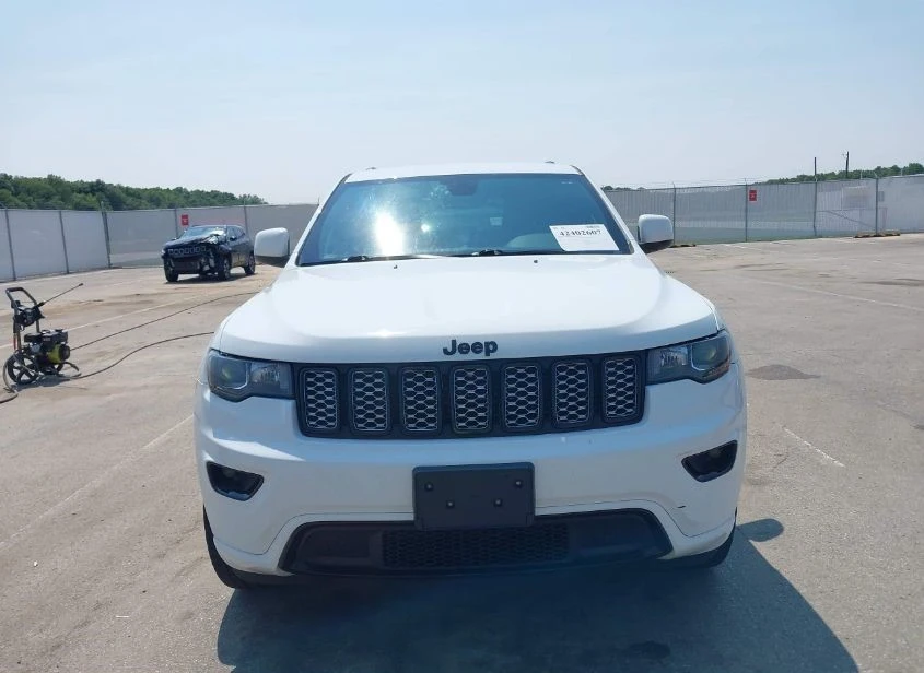 Jeep Grand cherokee ALTITUDE 4X4/АВТОКРЕДИТ/КОЖА-АЛКАНТАРА - изображение 2