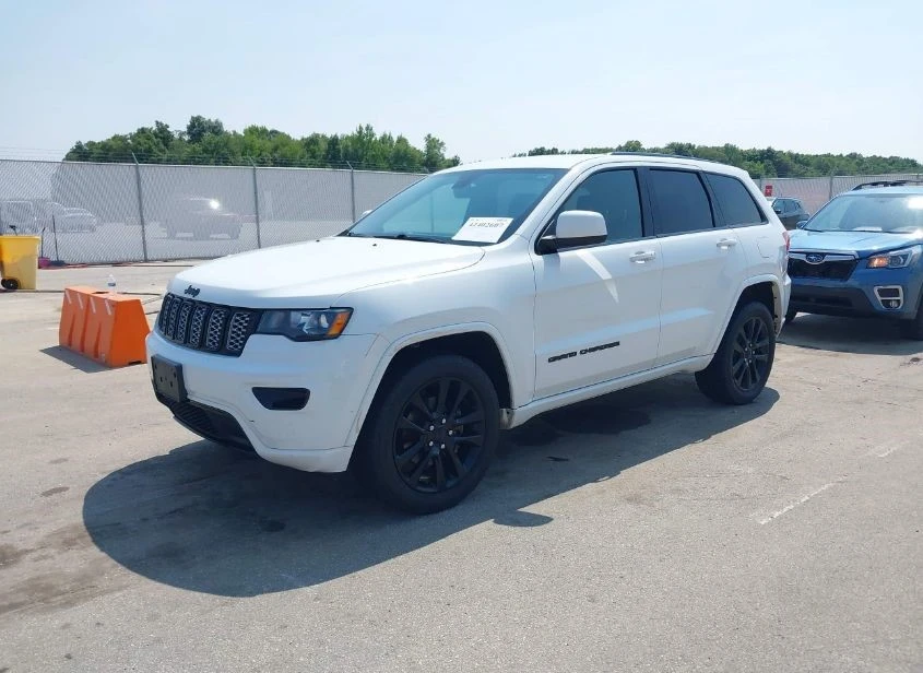 Jeep Grand cherokee ALTITUDE 4X4/АВТОКРЕДИТ/КОЖА-АЛКАНТАРА - изображение 3