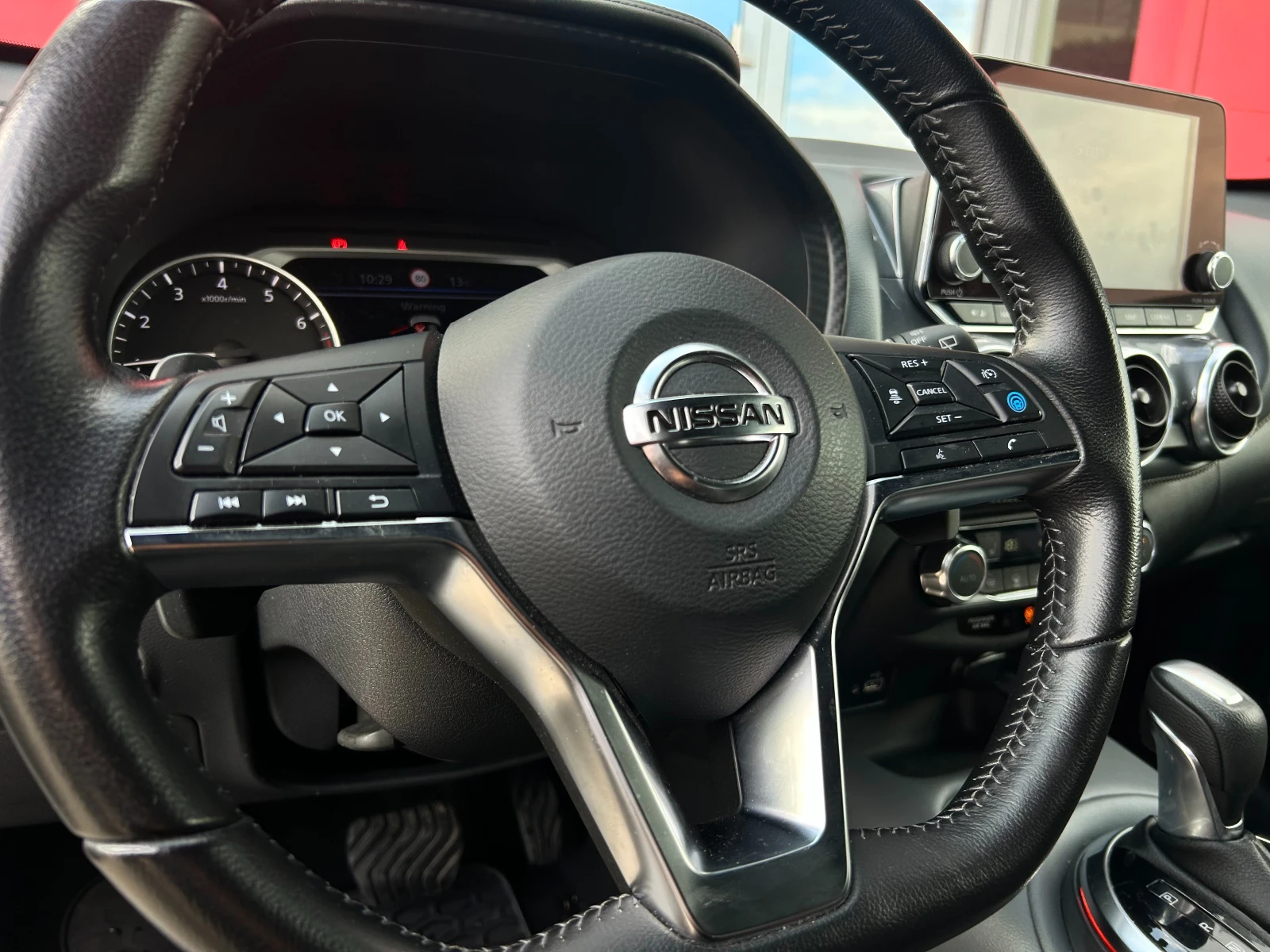 Nissan Juke 1.0 DIG-T Tekna A/T - изображение 5