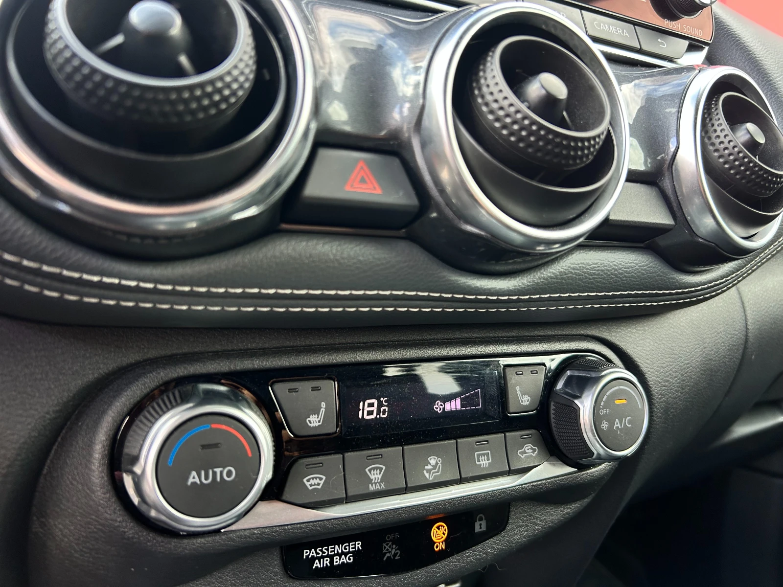 Nissan Juke 1.0 DIG-T Tekna A/T - изображение 6
