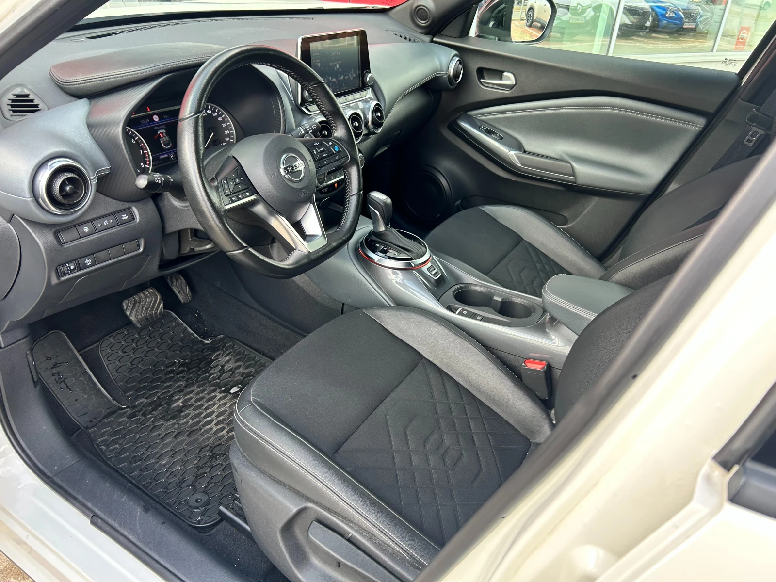 Nissan Juke 1.0 DIG-T Tekna A/T - изображение 4