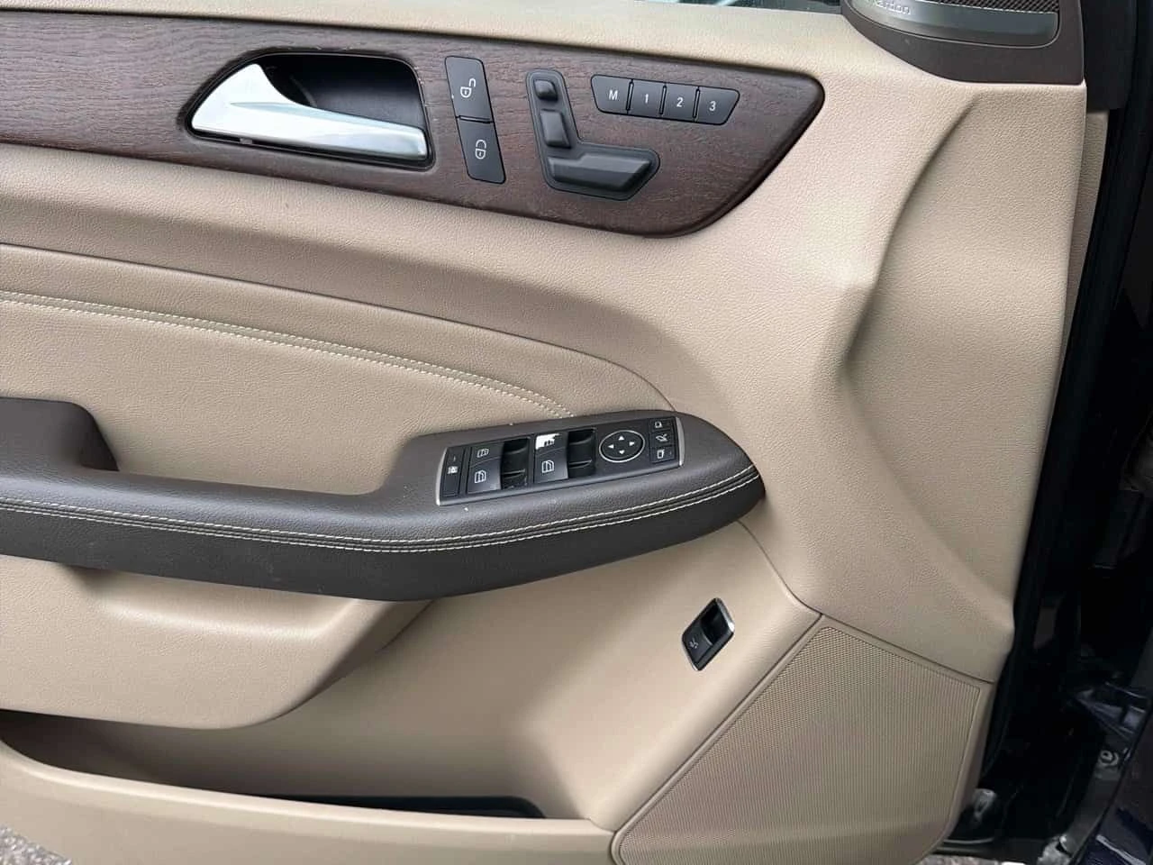 Mercedes-Benz ML 350 * BlueTEC * CARFAX * ОТ ПРЕДСТАВИТЕЛСТВО, снимка 12 - Автомобили и джипове - 53714061