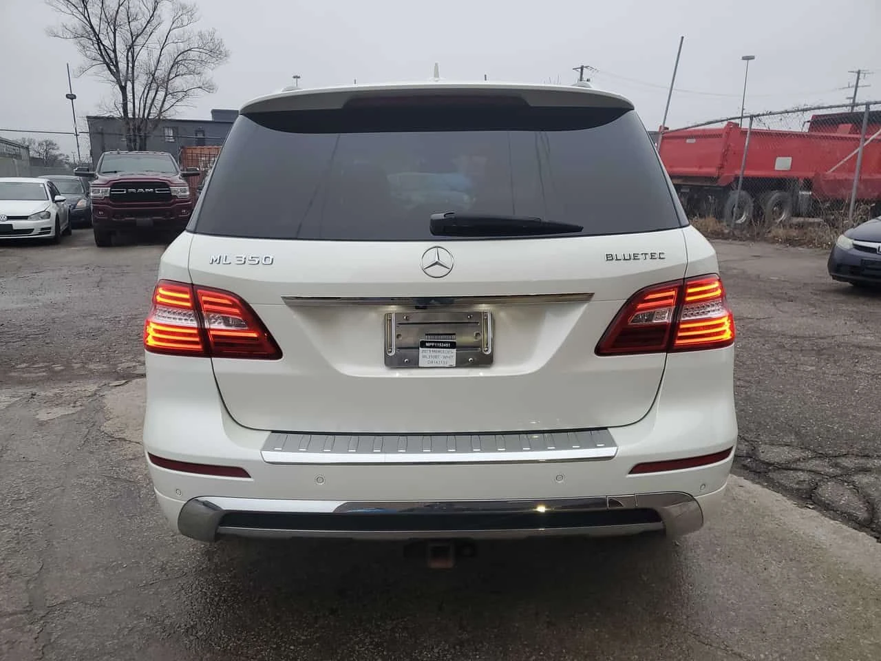 Mercedes-Benz ML 350 4MATIC * AMG PACK/ДЖАНТИ* ПАНОРАМА* КАМЕРА* , снимка 5 - Автомобили и джипове - 54076706