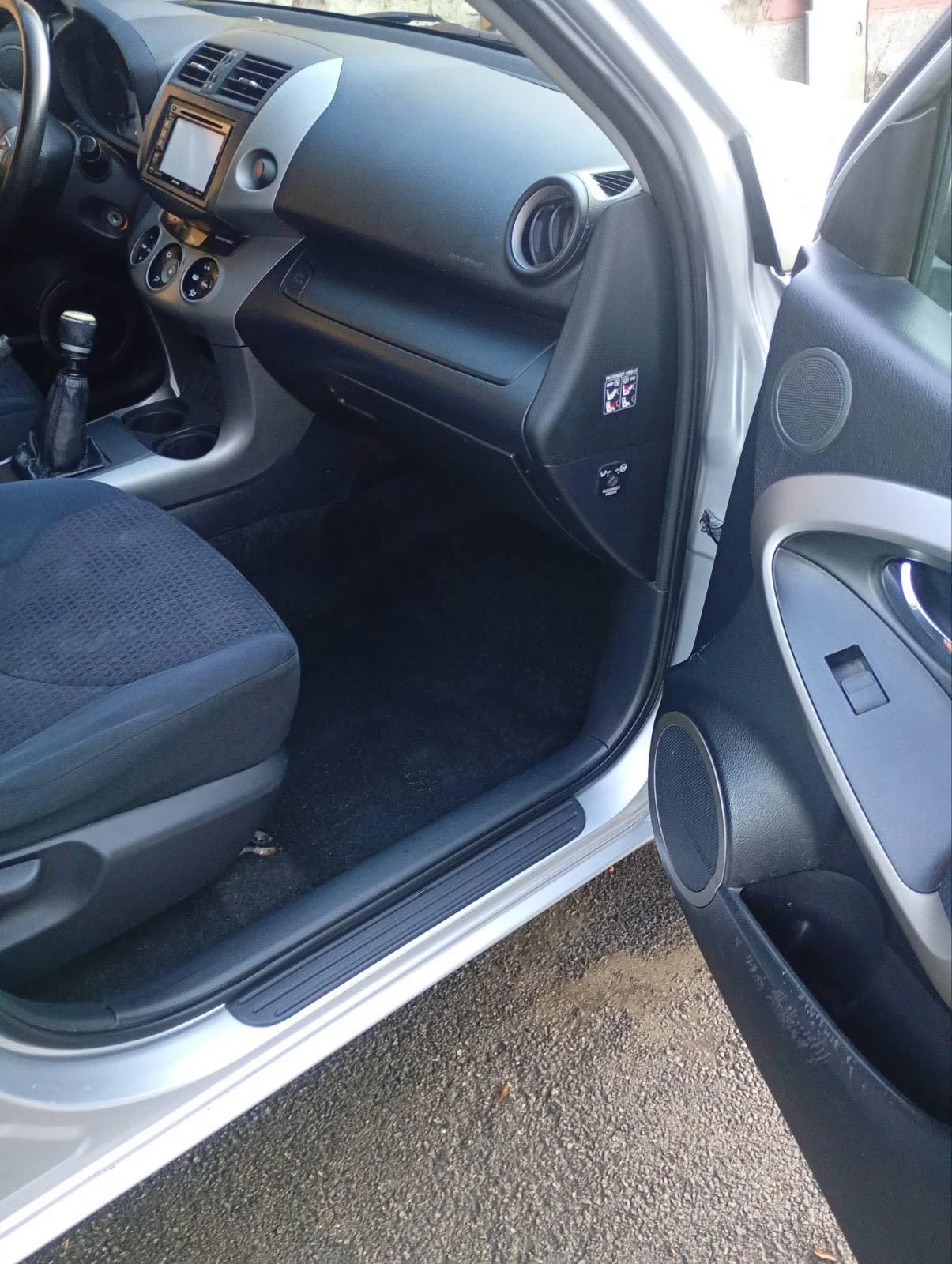 Toyota Rav4, снимка 7 - Автомобили и джипове - 55308359