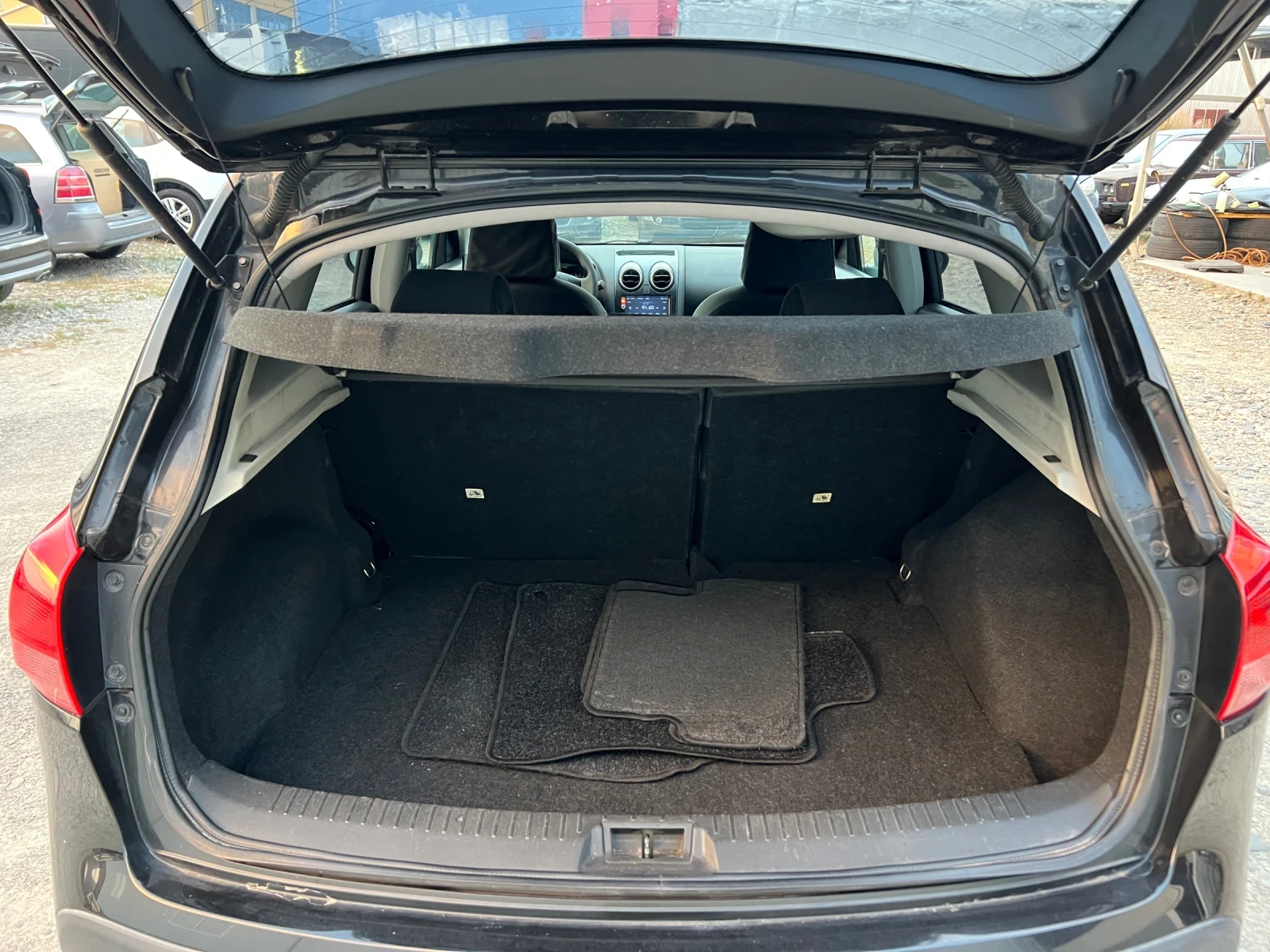Nissan Qashqai 1.5DCI-109к.с./ Мултиволан/ 6скорости/ Климатик, снимка 9 - Автомобили и джипове - 55729517