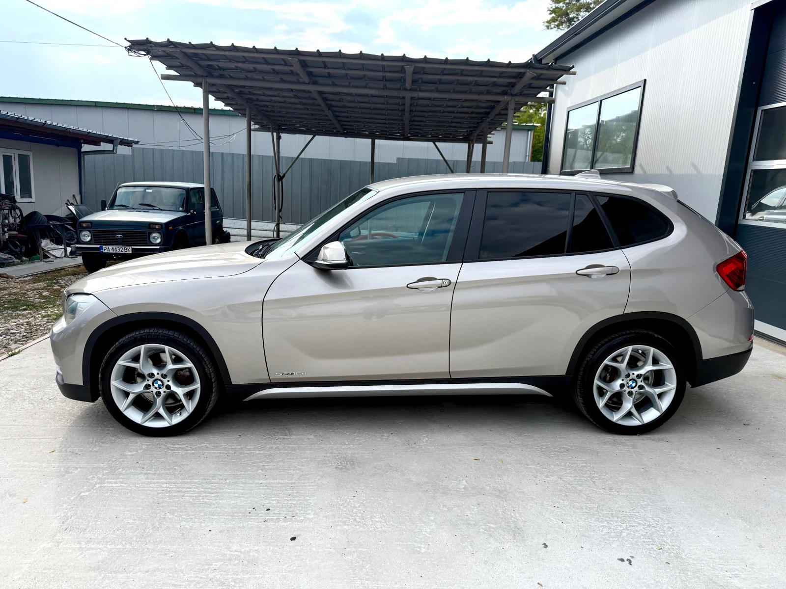 BMW X1 2.0d FACE/AVTOMAT, снимка 4 - Автомобили и джипове - 56165581