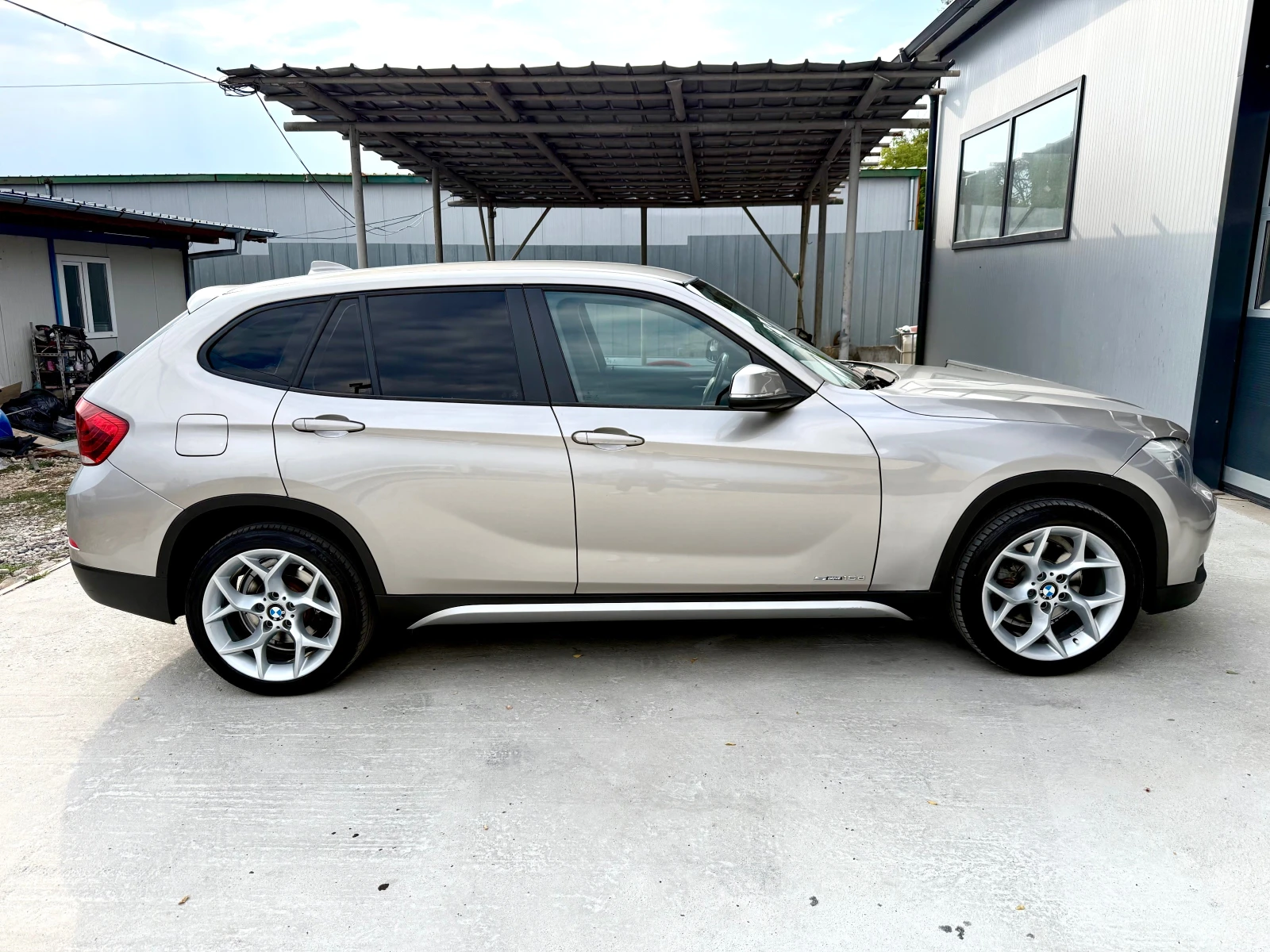 BMW X1 2.0d FACE/AVTOMAT, снимка 8 - Автомобили и джипове - 56165581